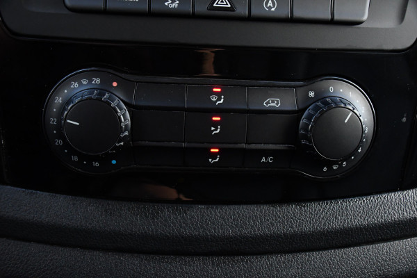 Mercedes-Benz Vito 119 CDI L2 AMG Edition Adaptieve Cruise, Camera, Carplay, LED, Stoelverwarming, Leder, Trekhaak, Multimedia, Uniek!