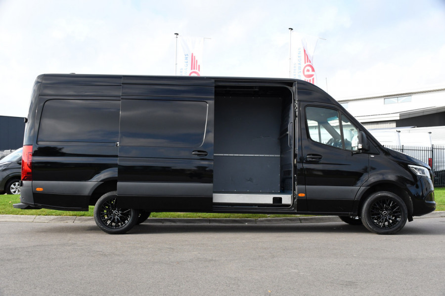 Mercedes-Benz Sprinter 317 1.9 CDI L3H2 RWD Black Edition Adaptieve Cruise, Camera, Carplay, 10,5'' Mbux, LED, Leder, Stoelverwarming, Dodehoek, NAVI, Uniek!