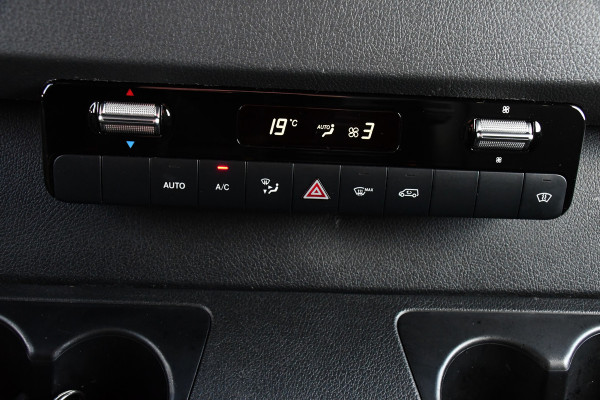 Mercedes-Benz Sprinter 317 1.9 CDI L3H2 RWD Black Edition Adaptieve Cruise, Camera, Carplay, 10,5'' Mbux, LED, Leder, Stoelverwarming, Dodehoek, NAVI, Uniek!