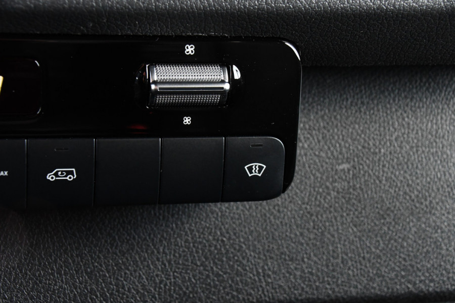 Mercedes-Benz Sprinter 317 1.9 CDI L3H2 RWD Black Edition Adaptieve Cruise, Camera, Carplay, 10,5'' Mbux, LED, Leder, Stoelverwarming, Dodehoek, NAVI, Uniek!