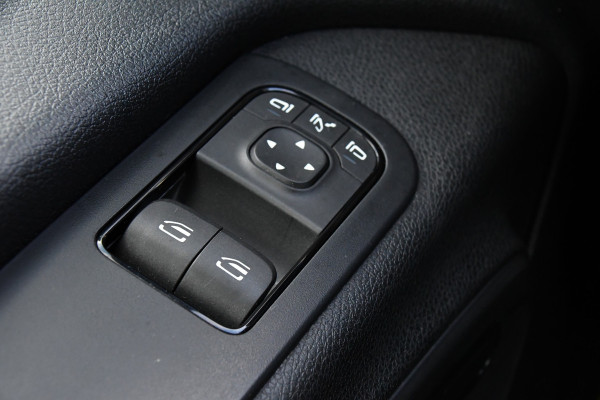 Mercedes-Benz Sprinter 317 1.9 CDI L3H2 RWD Black Edition Adaptieve Cruise, Camera, Carplay, 10,5'' Mbux, LED, Leder, Stoelverwarming, Dodehoek, NAVI, Uniek!