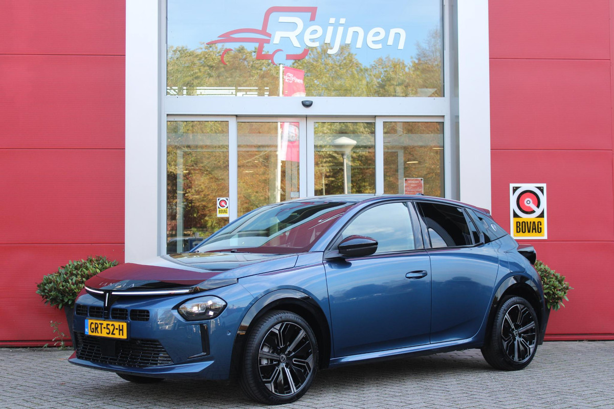 Lancia Ypsilon 1.2 110PK Turbo Hybrid Edizione Cassina Limitata | NAVIGATIE | CAMERA VOOR/ ACHTER | ELEKTRISCH VERSTELBARE BESTUURDERSSTOEL | VELOURS BEKLEDING | STOEL VERWARMING | MASAGE FUNTIE OF VOORSTOELEN |  DRAADLOOS APPLE CARPLAY / ANDROID AUTO | DRAADLOZE TELEFOONLADER | DODEHOEK DETECTIE | CLIMATE CONTROL |