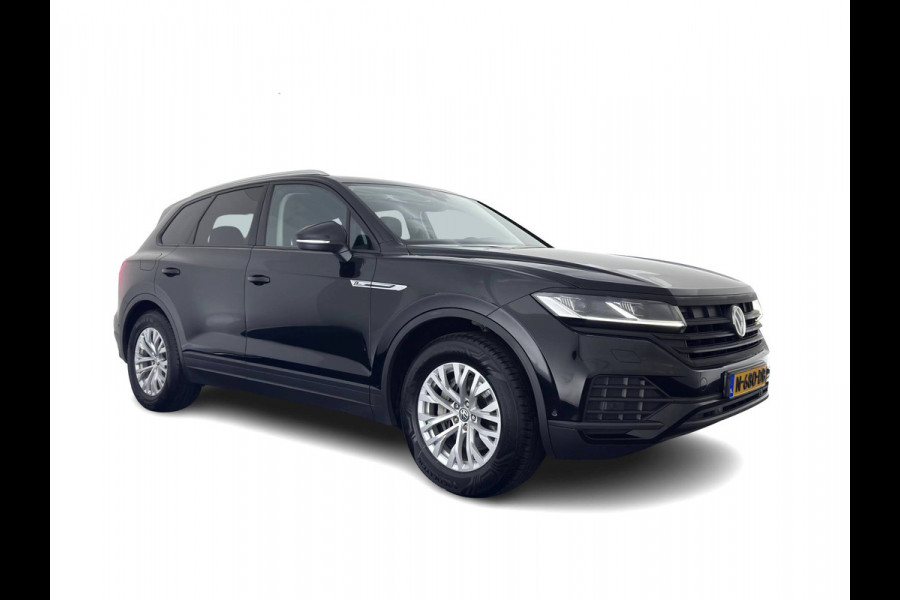 Volkswagen Touareg 3.0 TDI R-Line (INCL-BTW) Aut. *LEATHER | FULL-LED | BLIND-SPOT | HEATED-COMFORTSEATS | AIR-SUSPENSION | KEYLESS | CAMERA | NAVI-FULLMAP | PRIVACY-GLASS | ADAPTIVE-CRUISE |  SHIFT-PADDLES | TOWBAR*