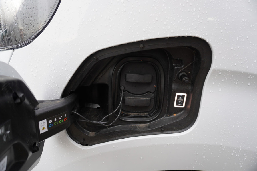 Peugeot e-Expert EV L2 75 kWh Elektrisch Automaat nr. V216 | Airco | Cruise | Navi | Camera | Snellader