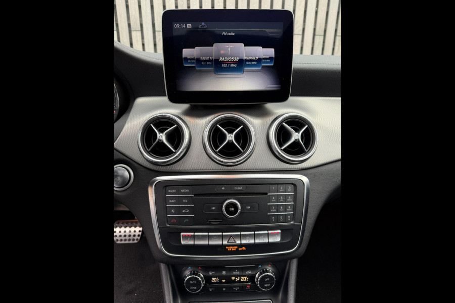 Mercedes-Benz CLA-Klasse Shooting Brake 200 d AMG Line - Panoramadak