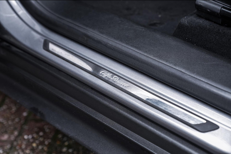 Alfa Romeo Stelvio 2.0 T AWD Super First Edition 280 PK Leder Camera Keyless Stoel/Stuurverw. Elek Klep 20''