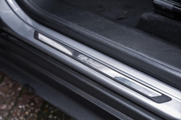 Alfa Romeo Stelvio 2.0 T AWD Super First Edition 280 PK Leder Camera Keyless Stoel/Stuurverw. Elek Klep 20''