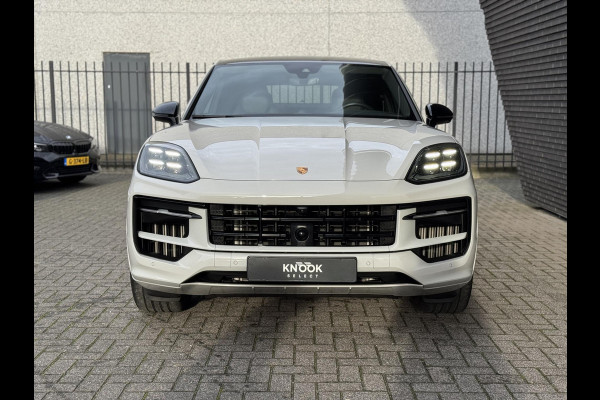 Porsche Cayenne Coupé 3.0 E-Hybrid / Fabrieksgarantie / Matrix Koplampen / 4 Wielbesturing / Chrono Pakket / Leder / Adaptieve Cruise Control / 21 Inch / Trekhaak / Bose / Stoelverwarming voor+achter / Panoramadak / Luchtvering