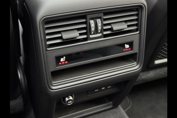 Porsche Cayenne Coupé 3.0 E-Hybrid / Fabrieksgarantie / Matrix Koplampen / 4 Wielbesturing / Chrono Pakket / Leder / Adaptieve Cruise Control / 21 Inch / Trekhaak / Bose / Stoelverwarming voor+achter / Panoramadak / Luchtvering