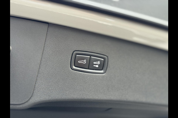 Porsche Cayenne Coupé 3.0 E-Hybrid / Fabrieksgarantie / Matrix Koplampen / 4 Wielbesturing / Chrono Pakket / Leder / Adaptieve Cruise Control / 21 Inch / Trekhaak / Bose / Stoelverwarming voor+achter / Panoramadak / Luchtvering