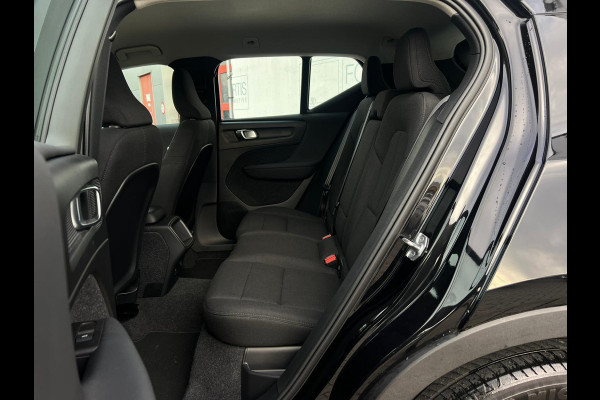 Volvo XC40 1.5 T2 Momentum Core NL AUTO | DEALER ONDERH | WEGKLAPBARE TREKHAAK | CAMERA | CARPLAY |