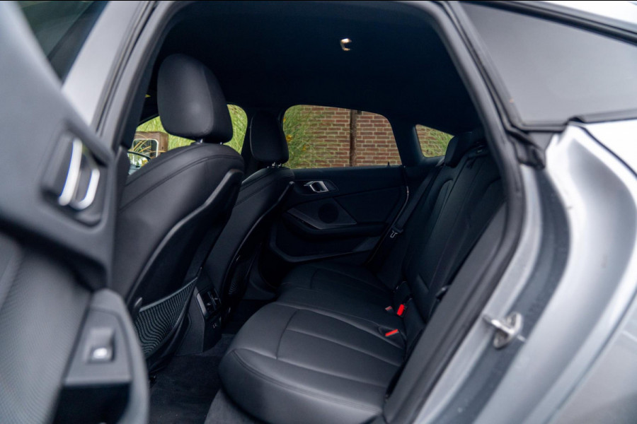 BMW 2 Serie Gran Coupé M235i xDrive Executive 306 PK 1e Eig Dealer o.h Camera Leder LED 18''