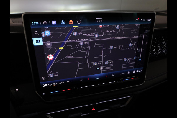 Volkswagen Tiguan 1.5 eHybrid R-Line Edition 272 pk Automaat (DSG) | Verlengde garantie | Navigatie | Parkeersensoren (Park assist) | Rondomzicht camera | Stoelverwarming v/a | Black Style pakket | R-Line |