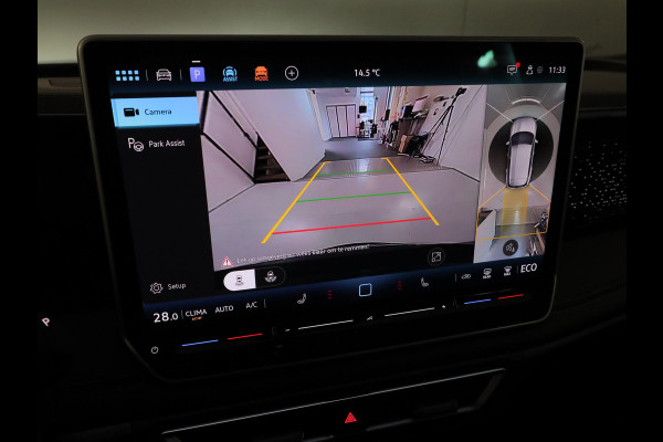 Volkswagen Tiguan 1.5 eHybrid R-Line Edition 272 pk Automaat (DSG) | Verlengde garantie | Navigatie | Parkeersensoren (Park assist) | Rondomzicht camera | Stoelverwarming v/a | Black Style pakket | R-Line |