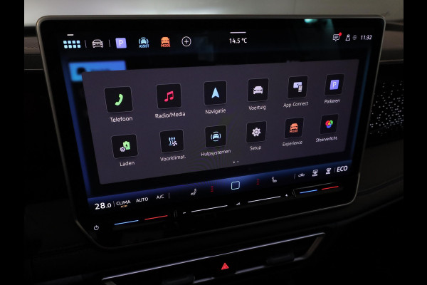 Volkswagen Tiguan 1.5 eHybrid R-Line Edition 272 pk Automaat (DSG) | Verlengde garantie | Navigatie | Parkeersensoren (Park assist) | Rondomzicht camera | Stoelverwarming v/a | Black Style pakket | R-Line |