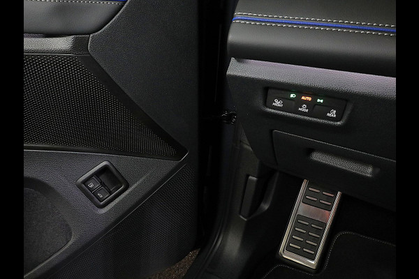 Volkswagen Tiguan 1.5 eHybrid R-Line Edition 272 pk Automaat (DSG) | Verlengde garantie | Navigatie | Parkeersensoren (Park assist) | Rondomzicht camera | Stoelverwarming v/a | Black Style pakket | R-Line |