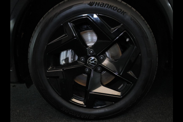 Volkswagen Tiguan 1.5 eHybrid R-Line Edition 272 pk Automaat (DSG) | Verlengde garantie | Navigatie | Parkeersensoren (Park assist) | Rondomzicht camera | Stoelverwarming v/a | Black Style pakket | R-Line |