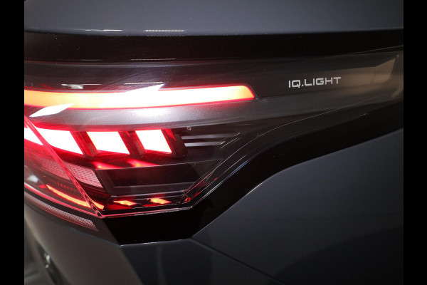 Volkswagen Tiguan 1.5 eHybrid R-Line Edition 272 pk Automaat (DSG) | Verlengde garantie | Navigatie | Parkeersensoren (Park assist) | Rondomzicht camera | Stoelverwarming v/a | Black Style pakket | R-Line |