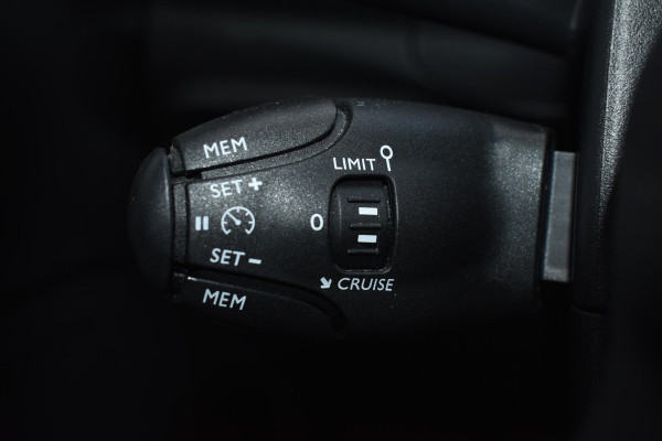 Citroën C3 1.2 PureTech S&S 110 PK Aut. Shine | Panodak | Carplay | Stoelverw. | Incl. garantie