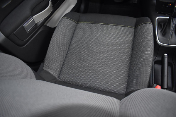 Citroën C3 1.2 PureTech S&S 110 PK Aut. Shine | Panodak | Carplay | Stoelverw. | Incl. garantie