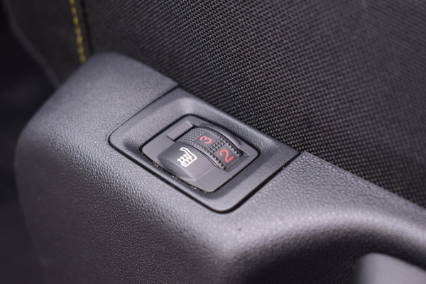 Citroën C3 1.2 PureTech S&S 110 PK Aut. Shine | Panodak | Carplay | Stoelverw. | Incl. garantie