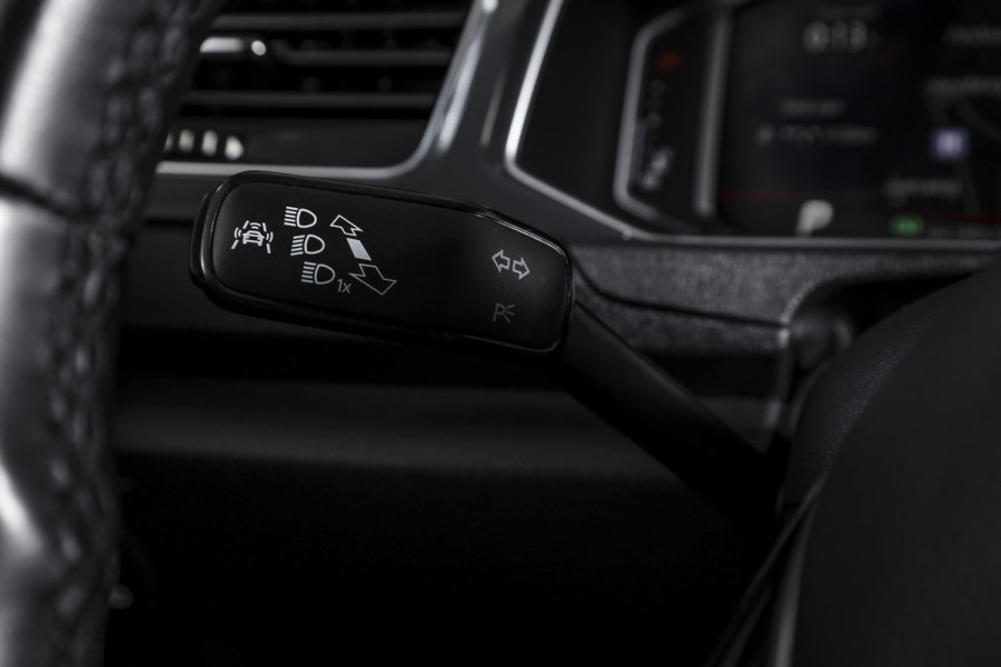 Volkswagen T-Roc 2.0 TSI 190 PK 4Motion Sport - Automaat Orig. NL | S/K-Panodak | Adapt. Cruise | Stoelverw. | PDC | NAV + App. Connect | ECC | Afn. Trekhaak | DAB | LM 17" |