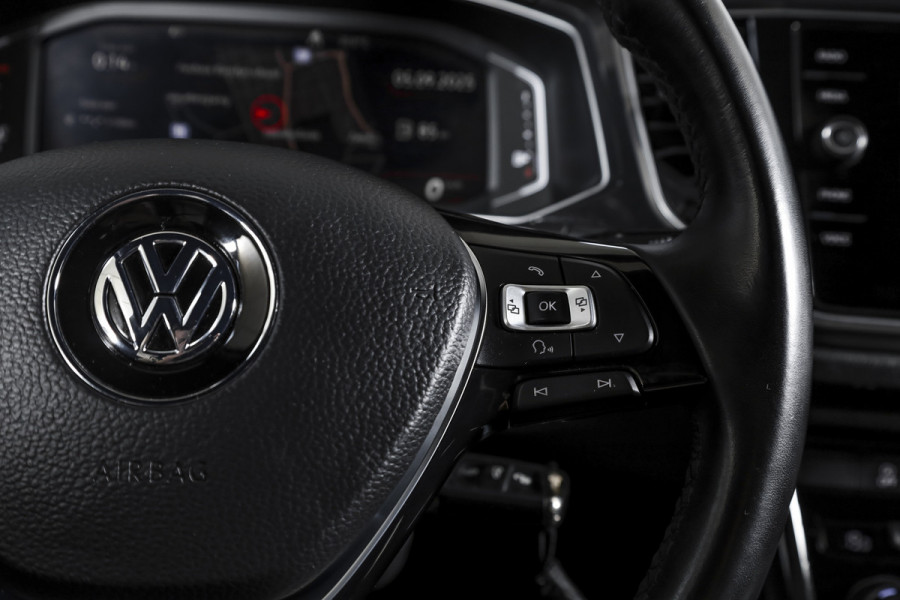 Volkswagen T-Roc 2.0 TSI 190 PK 4Motion Sport - Automaat Orig. NL | S/K-Panodak | Adapt. Cruise | Stoelverw. | PDC | NAV + App. Connect | ECC | Afn. Trekhaak | DAB | LM 17" |