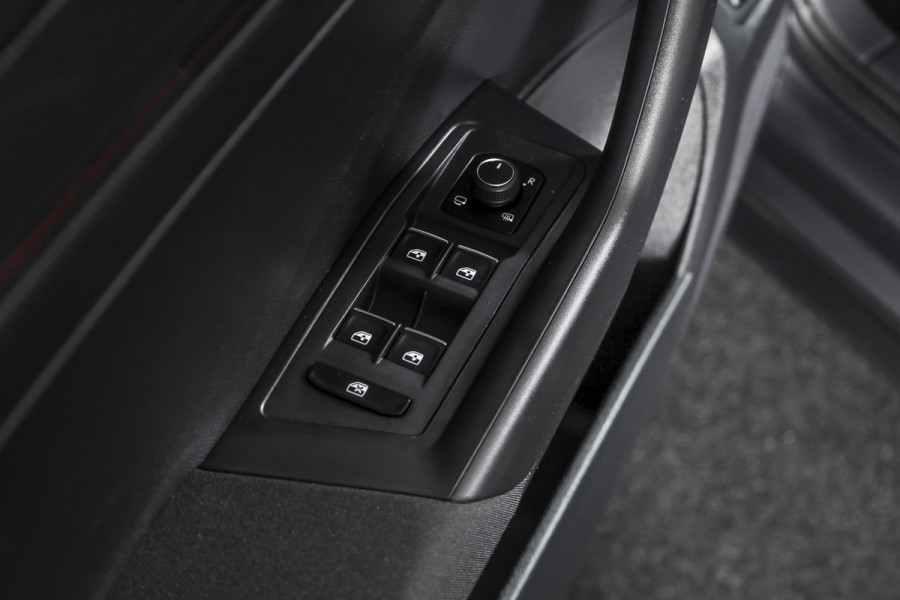 Volkswagen T-Roc 2.0 TSI 190 PK 4Motion Sport - Automaat Orig. NL | S/K-Panodak | Adapt. Cruise | Stoelverw. | PDC | NAV + App. Connect | ECC | Afn. Trekhaak | DAB | LM 17" |