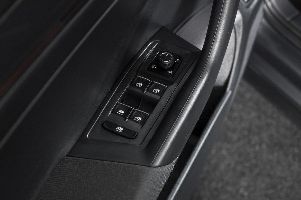 Volkswagen T-Roc 2.0 TSI 190 PK 4Motion Sport - Automaat Orig. NL | S/K-Panodak | Adapt. Cruise | Stoelverw. | PDC | NAV + App. Connect | ECC | Afn. Trekhaak | DAB | LM 17" |