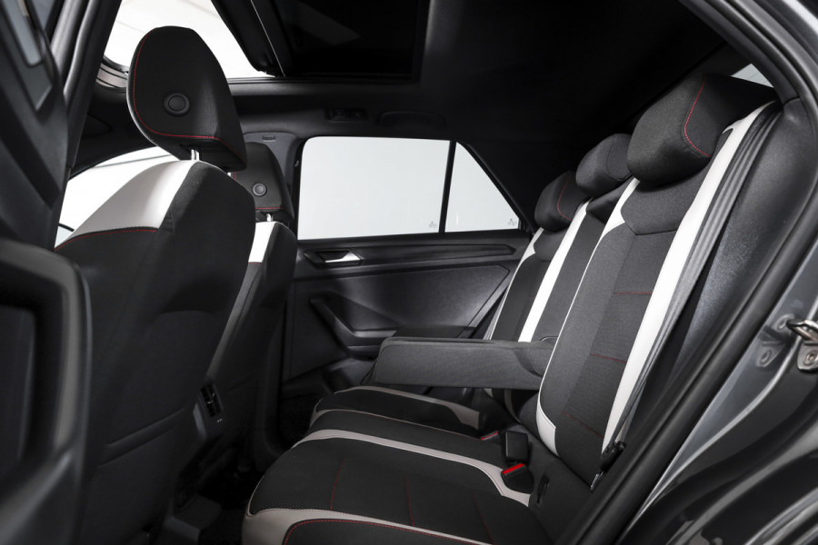 Volkswagen T-Roc 2.0 TSI 190 PK 4Motion Sport - Automaat Orig. NL | S/K-Panodak | Adapt. Cruise | Stoelverw. | PDC | NAV + App. Connect | ECC | Afn. Trekhaak | DAB | LM 17" |