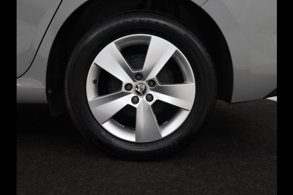 Škoda SCALA 1.0 TSI Sport | Carplay | Sportstoelen | Climate control | Parkeerhulp | Cruise control | Full LED | Bluetooth | DAB