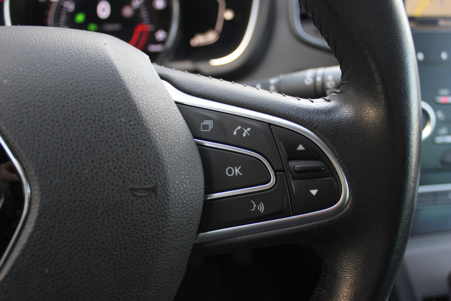 Renault Scénic 1.3 TCe Intens / Camera / Head-up / Navigatie / Half leder / 20'' / Dodehoek / DAB / Cruise Control