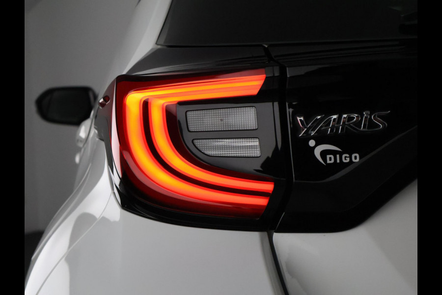 Toyota Yaris 1.5 Hybrid Dynamic Sport GRMN Pack | Navigatie | Dealer onderhouden | Apple Carplay & AndroidAUTO | Camera |