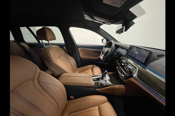 BMW 5 Serie Touring 530e Business Edition Plus 292 PK Aut. Leder Navi Carplay Cruise Control Full LED PDC VA + Camera