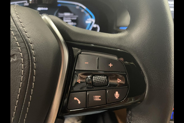BMW 5 Serie Touring 530e Business Edition Plus 292 PK Aut. Leder Navi Carplay Cruise Control Full LED PDC VA + Camera