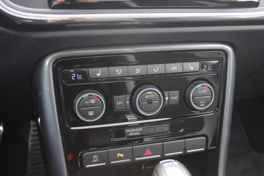 Volkswagen Beetle 2.0 TSI Dune / Schuifdak / Camera / Xenon / Navigatie / 20'' / Stoelverwarming / DAB / Stoelverwarming / Cruise Control