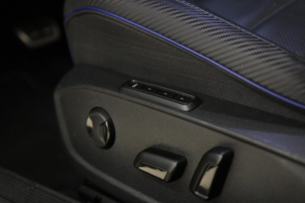 Volkswagen Golf 2.0 TSI R 4Motion PERFORMANCE AKRAP/PANO/HEADUP/IQ/H-K/BOMVOL