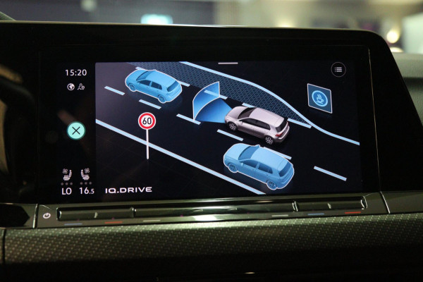 Volkswagen Golf 2.0 TSI R 4Motion PERFORMANCE AKRAP/PANO/HEADUP/IQ/H-K/BOMVOL