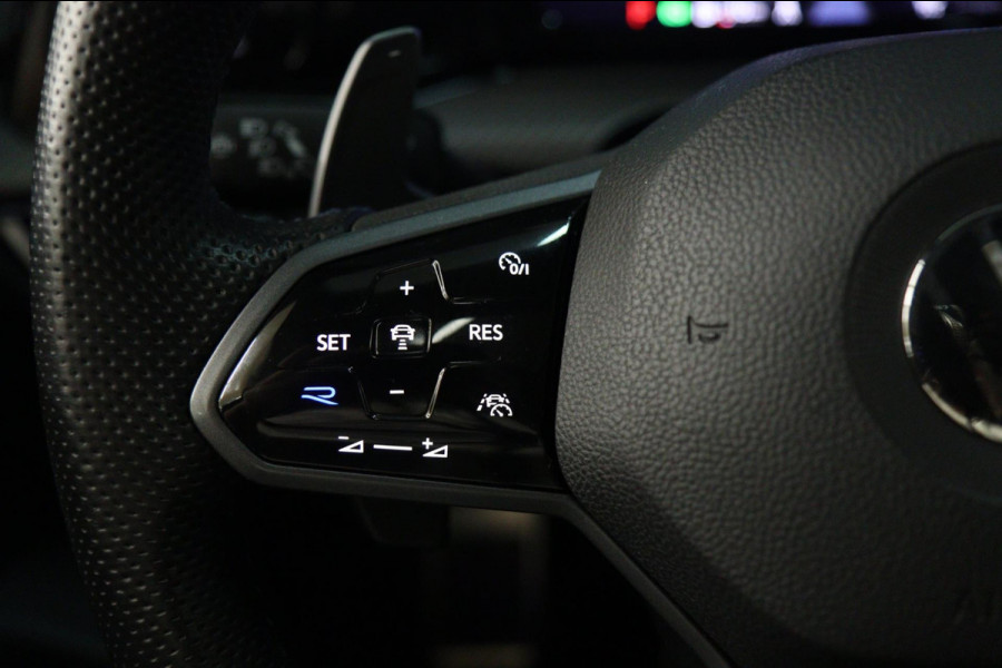 Volkswagen Golf 2.0 TSI R 4Motion PERFORMANCE AKRAP/PANO/HEADUP/IQ/H-K/BOMVOL