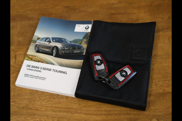 BMW 3 Serie Touring 318i M-Sport [M SPORTSTUUR, GROOT NAVIGATIE, APPLE CARPLAY, PDC ACHTER, LED, TREKHAAK AFNEEMBAAR, CRUISE, CLIMATE, NIEUWSTAAT]