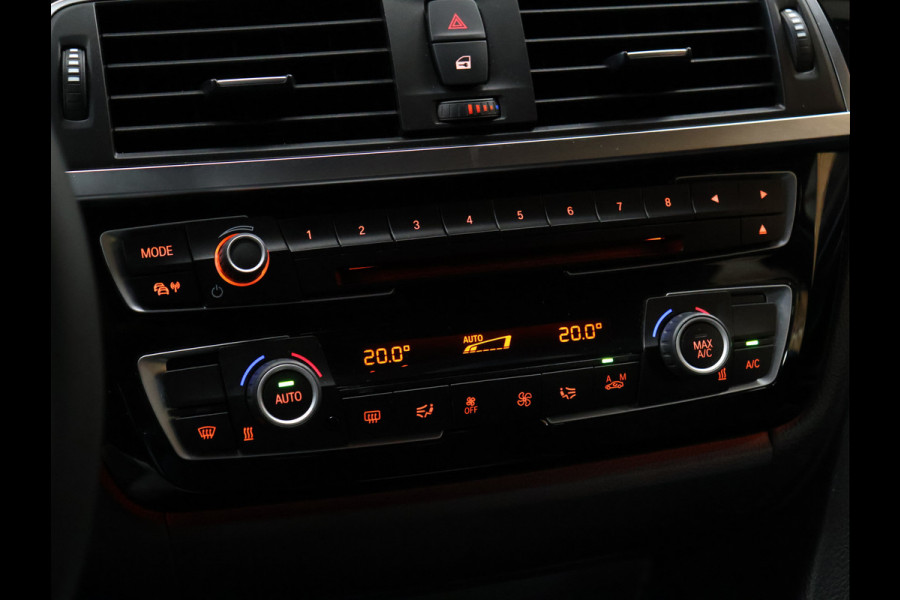 BMW 3 Serie Touring 318i M-Sport [M SPORTSTUUR, GROOT NAVIGATIE, APPLE CARPLAY, PDC ACHTER, LED, TREKHAAK AFNEEMBAAR, CRUISE, CLIMATE, NIEUWSTAAT]