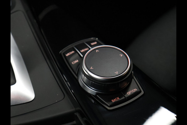 BMW 3 Serie Touring 318i M-Sport [M SPORTSTUUR, GROOT NAVIGATIE, APPLE CARPLAY, PDC ACHTER, LED, TREKHAAK AFNEEMBAAR, CRUISE, CLIMATE, NIEUWSTAAT]