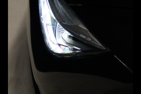 BMW 3 Serie Touring 318i M-Sport [M SPORTSTUUR, GROOT NAVIGATIE, APPLE CARPLAY, PDC ACHTER, LED, TREKHAAK AFNEEMBAAR, CRUISE, CLIMATE, NIEUWSTAAT]