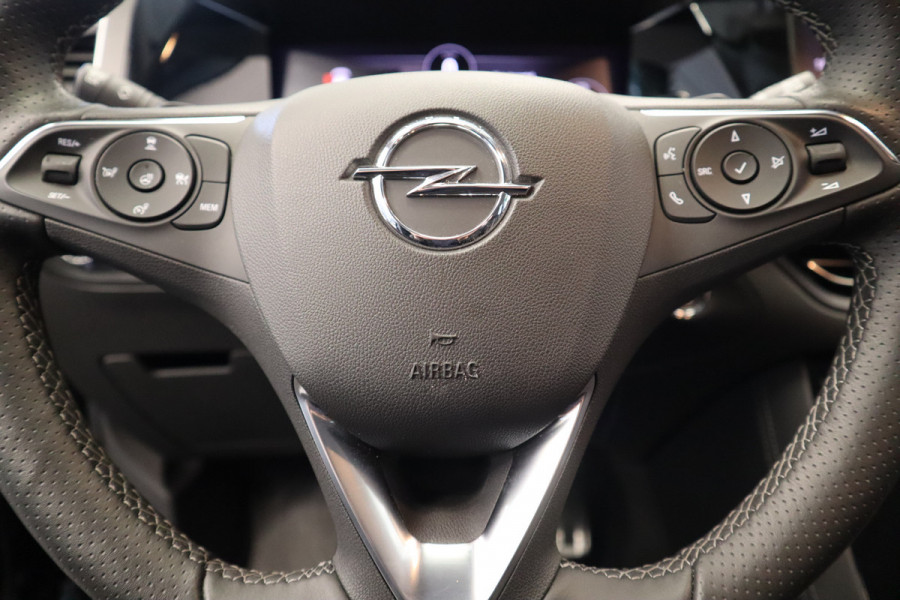 Opel Grandland 1.6 Turbo Plug-In Hybrid 4x4 GSe Cruise/Climate Blindspot PDC Keyless Entry/Go 300PK! 24 maanden garantie mogelijk (*vraag naar de voorwaarden)