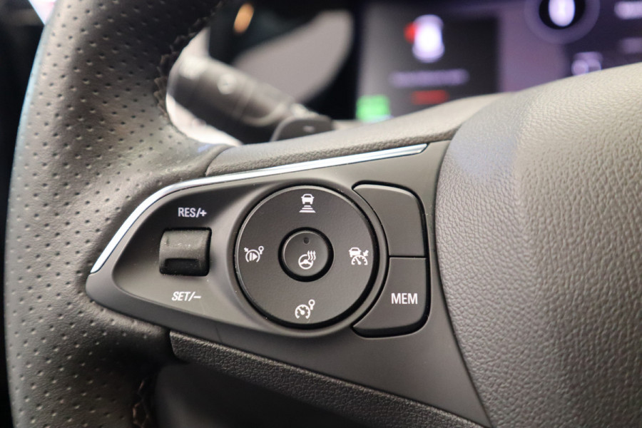 Opel Grandland 1.6 Turbo Plug-In Hybrid 4x4 GSe Cruise/Climate Blindspot PDC Keyless Entry/Go 300PK! 24 maanden garantie mogelijk (*vraag naar de voorwaarden)