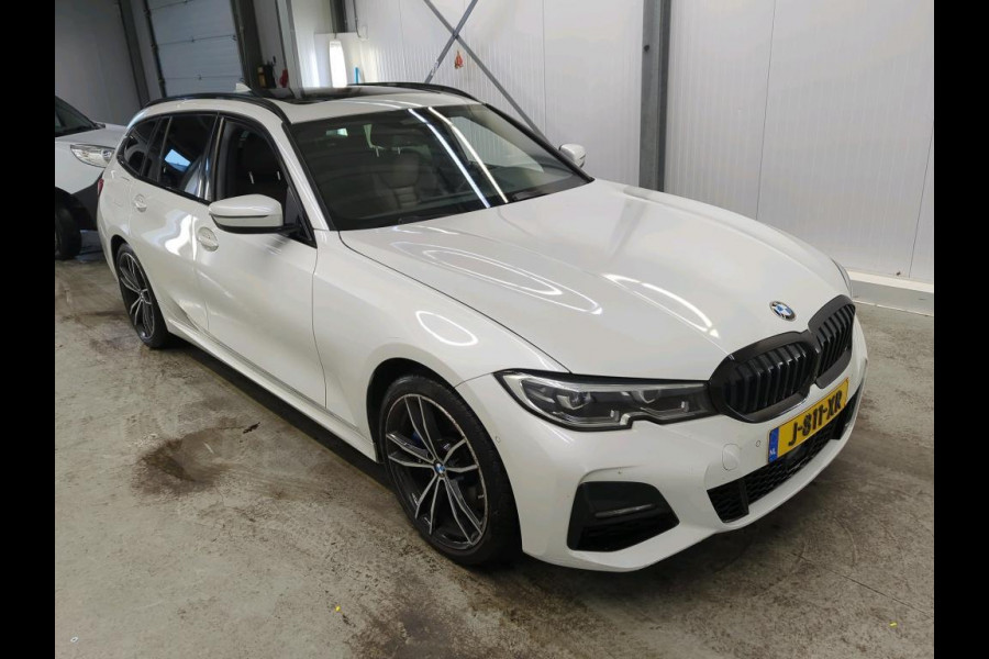 BMW 3 Serie Touring 330e eDrive M-Sport | Navi | Panorama | Camera | Leder