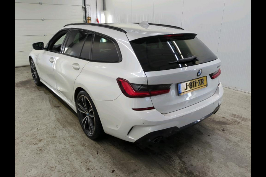 BMW 3 Serie Touring 330e eDrive M-Sport | Navi | Panorama | Camera | Leder