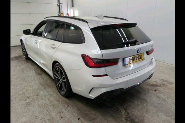 BMW 3 Serie Touring 330e eDrive M-Sport | Navi | Panorama | Camera | Leder