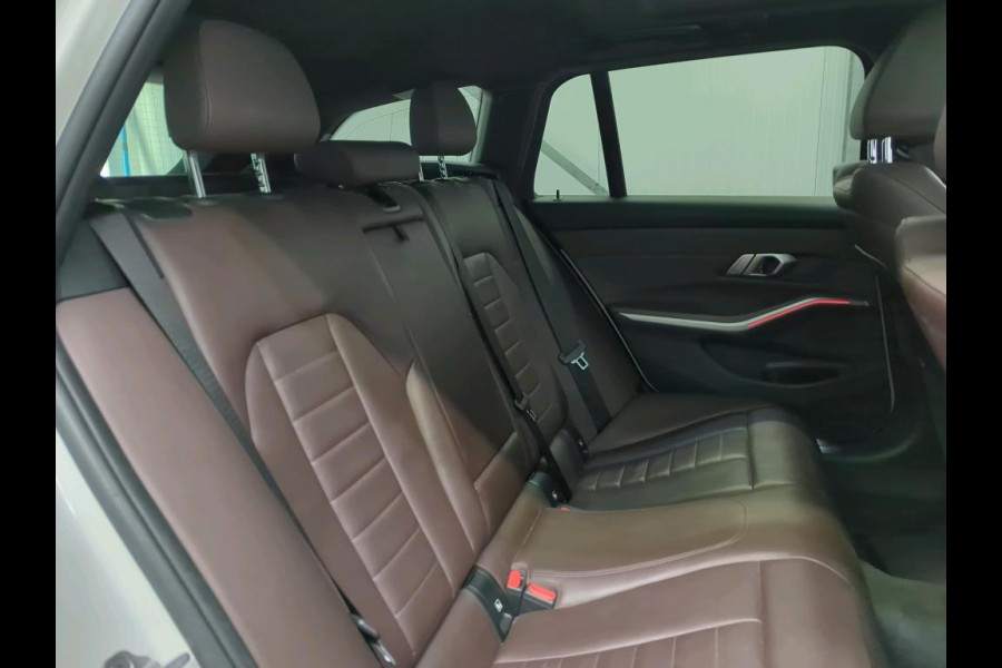 BMW 3 Serie Touring 330e eDrive M-Sport | Navi | Panorama | Camera | Leder