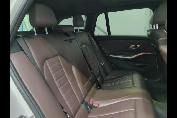 BMW 3 Serie Touring 330e eDrive M-Sport | Navi | Panorama | Camera | Leder